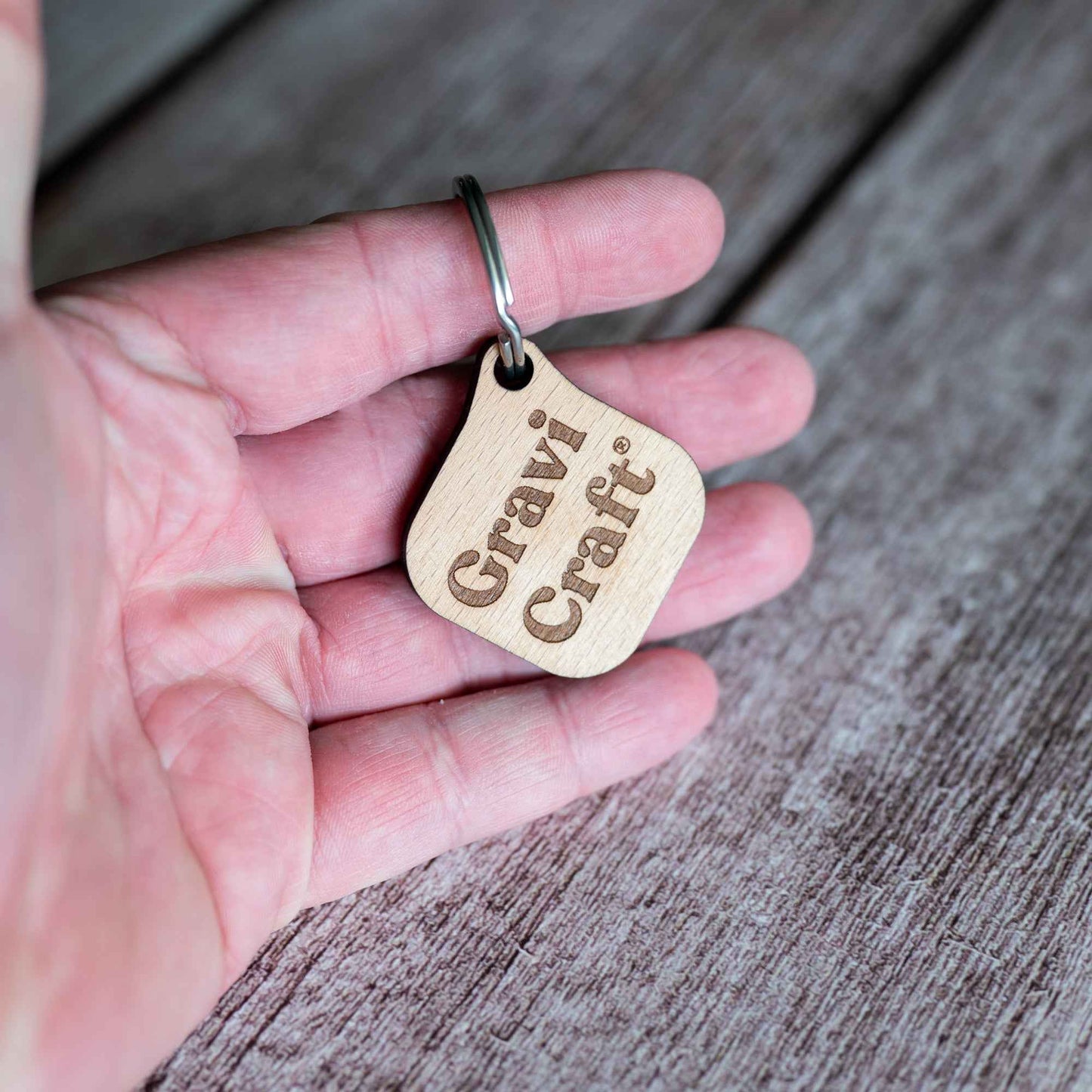 Massiver QR-Code Business Tag | 6mm Heavy Oak-Style | Handgewachst