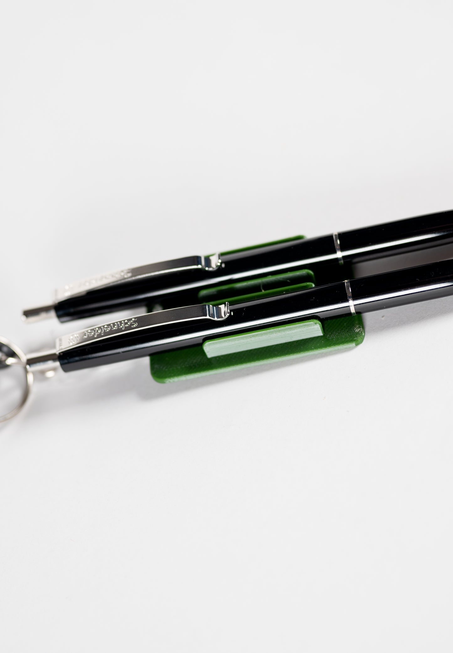 🖊️ Practical pen holder with key ring &amp; Schneider pen | Extendable holder | In 6 colors &amp; 2 sizes | Office, teacher &amp; craftsman
