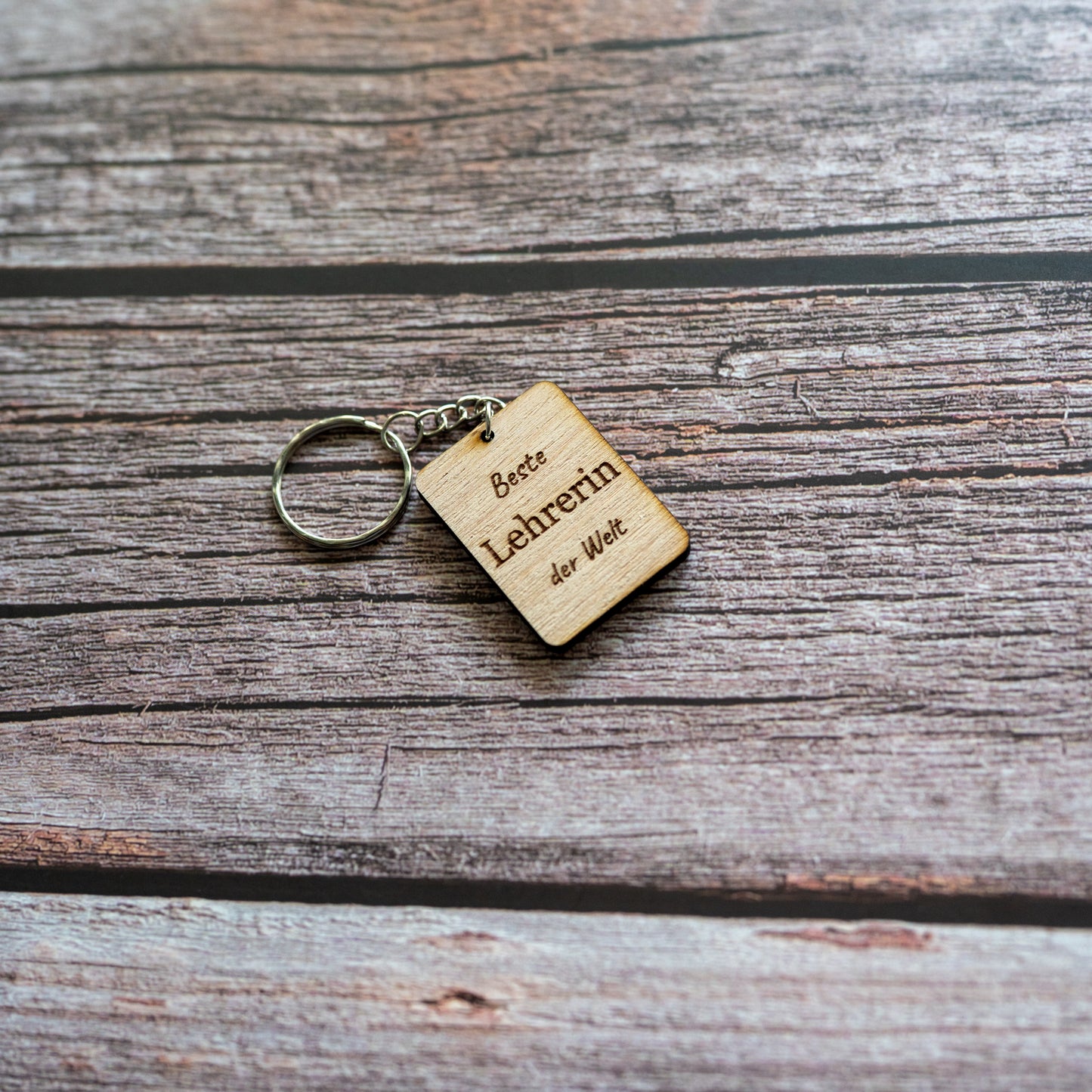 🔑 Personalisierter Holz Schlüsselanhänger mit Gravur – Geschenk für Mama, Lehrerin, Freundin, Oma | Dankeschön & Mitbringsel
