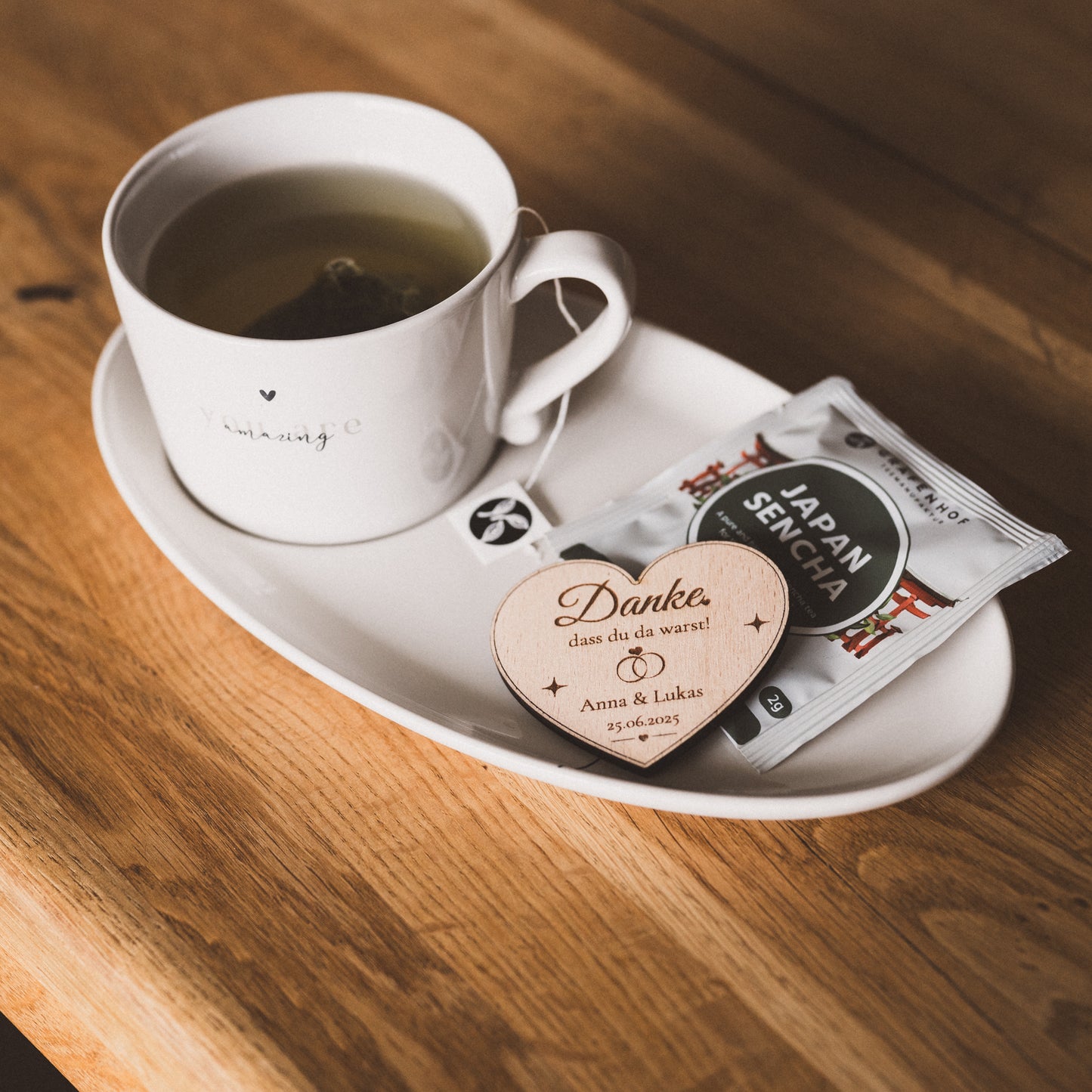 💝 Hochzeitsmagnet aus Holz mit Gravur & Bio-Tee | Personalisiertes Gastgeschenk – Herz, Kreis oder Schmetterling | GraviCraft Handmade