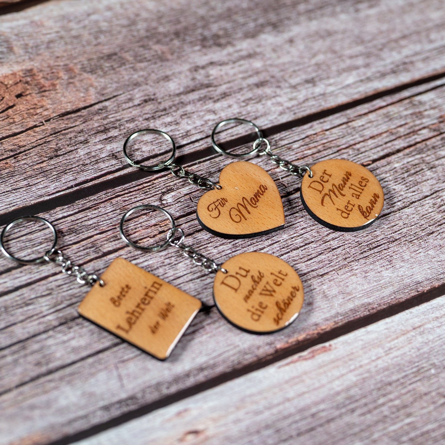 🌿 Holz Schlüsselanhänger mit Gravur & Epoxidharz – Personalisiertes Geschenk für Mama, Lehrerin, Freundin, Oma | Handgemacht & Glänzend