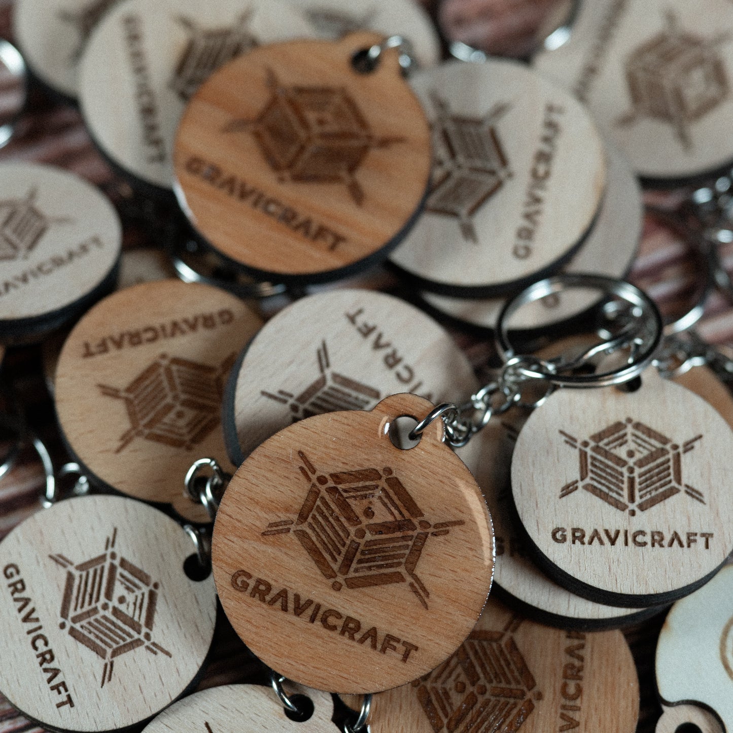 Personalisierter Holz Schlüsselanhänger mit Gravur & NFC-Chip – Digitale Visitenkarte mit QR-Code | Handmade Geschenk