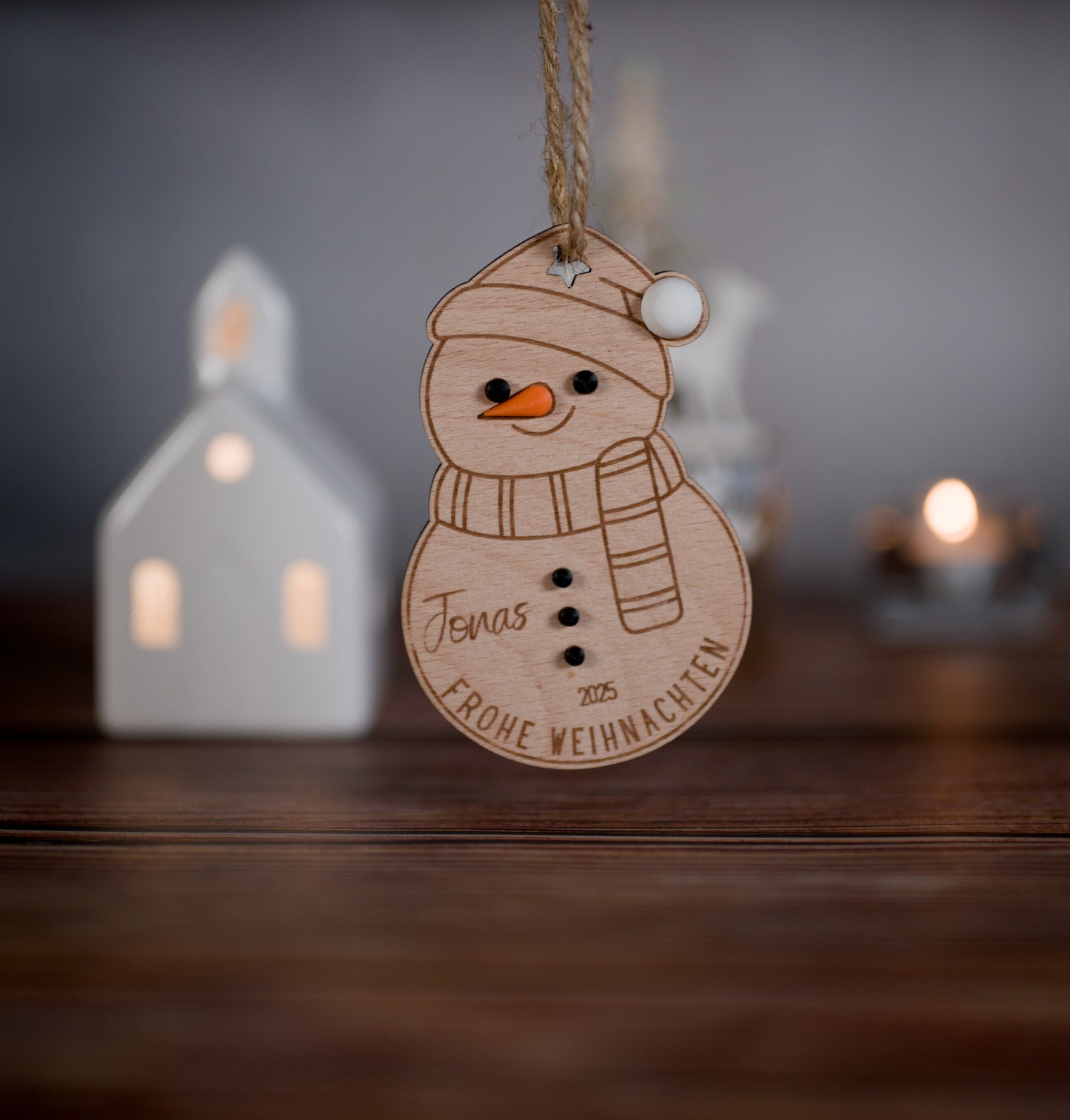 Personalisierter Weihnachtsanhänger „Schneemann“ aus Holz & 3D-Druck – Mit Name – Weihnachten 2025