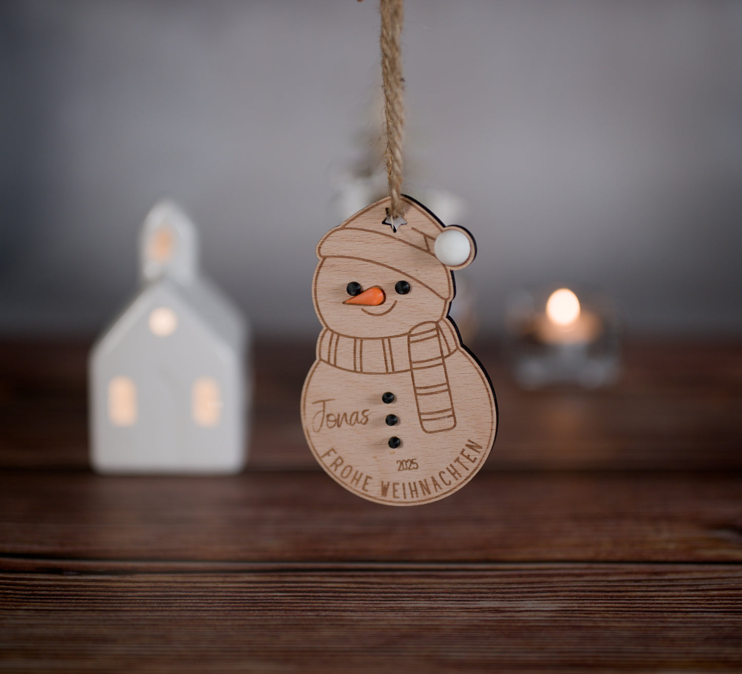 Personalisierter Weihnachtsanhänger „Schneemann“ aus Holz & 3D-Druck – Mit Name – Weihnachten 2025