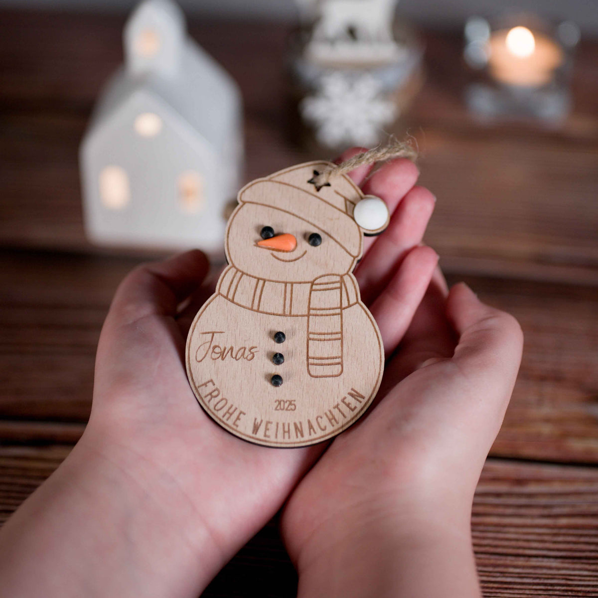 Personalisierter Schneemann-Anhänger als Weihnachtsbaum-Dekoration