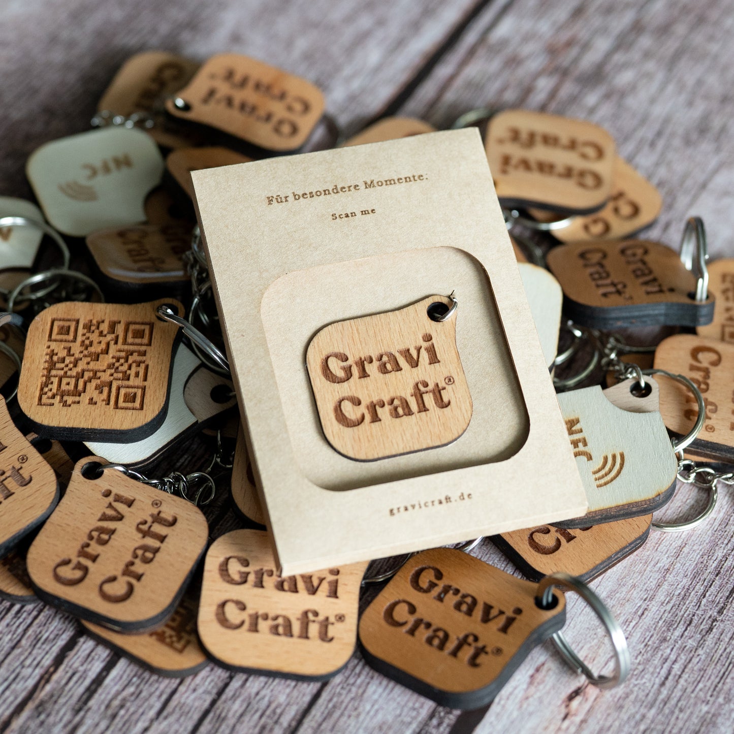 QR Business Tag made of wood – Your digital business card for more visibility