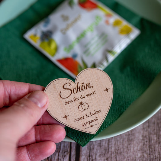 Premium Gastgeschenk: Herz-Magnet aus Buchenholz (4mm) mit exklusivem Dallmayr Bio-Tee
