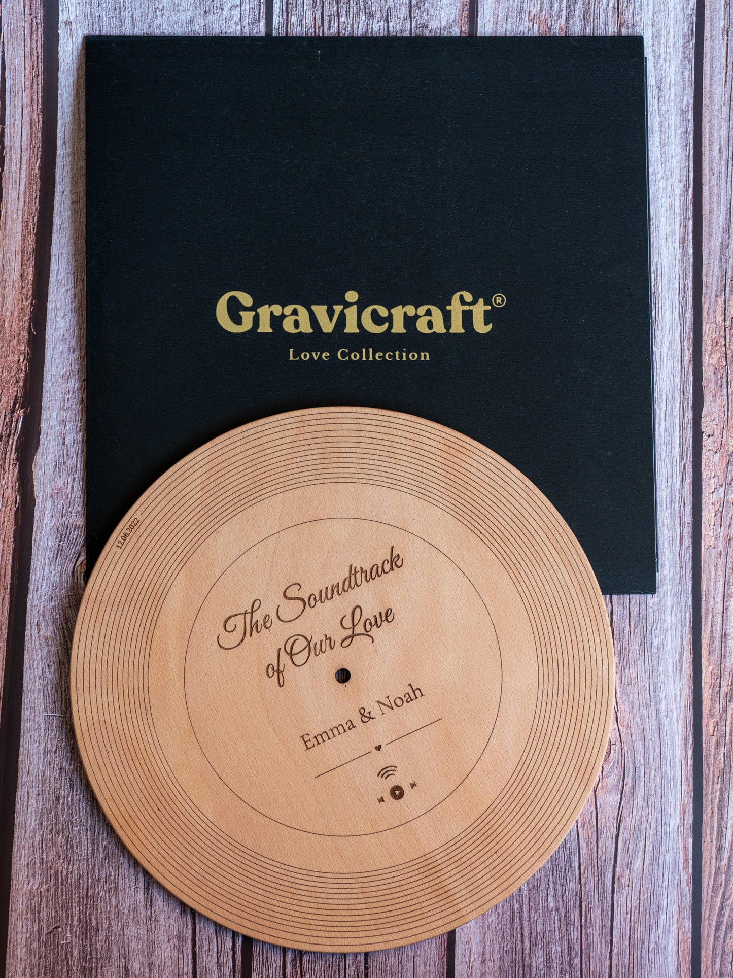 Personalisierte Holz-Schallplatte mit NFC – Love Collection | Individuelles Geschenk mit Musik