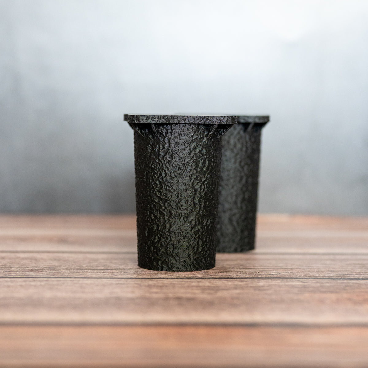GraviLegs BASALT – Designer-Möbelfüße in markanter Steinoptik