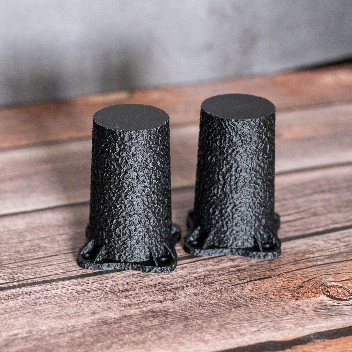 GraviLegs BASALT – Designer-Möbelfüße in markanter Steinoptik