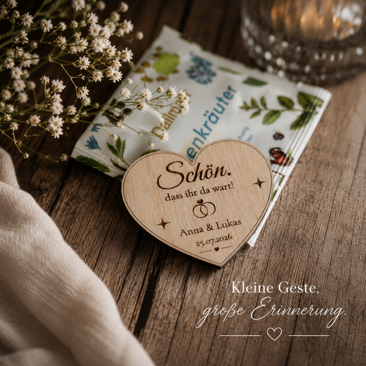 Personalisiertes Gastgeschenk Hochzeit, Kommunion & Taufe – Holz Herz Magnet mit Premium Tee