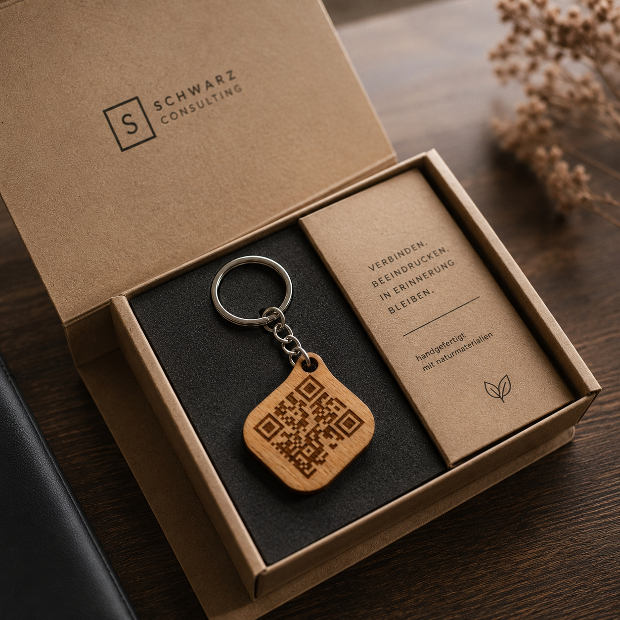 QR Business Tag made of wood – Your digital business card for more visibility