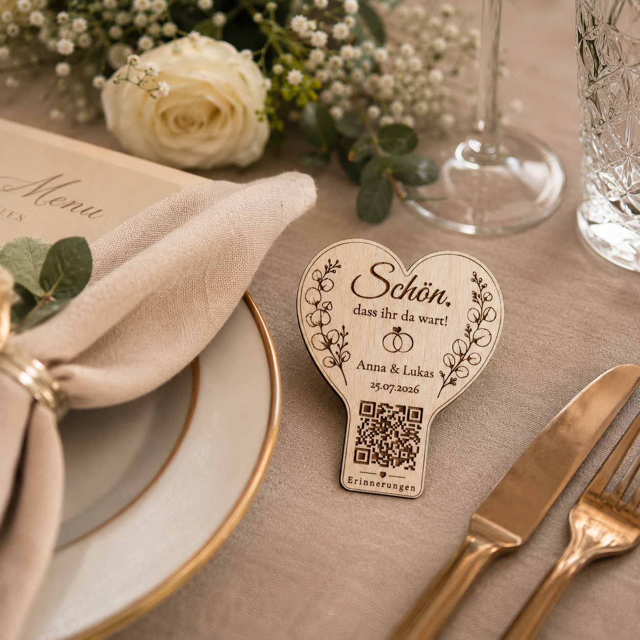 Personalisierter Hochzeitsmagnet mit QR-Code aus Holz – Personalisiertes Gastgeschenk mit Fotogalerie | Optional mit Dallmayr Tee & Organza-Beutel