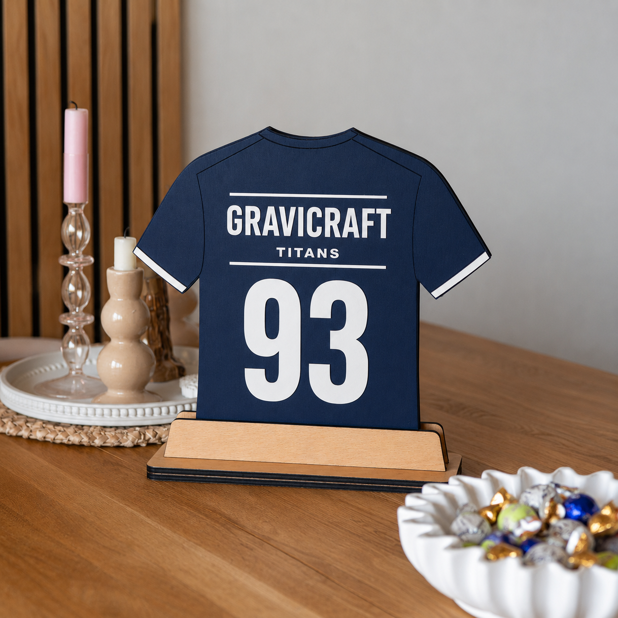 Personalisierte Trikot Erinnerung aus Holz | Geschenk für Fußballspieler & Trainer | Vereinsgeschenk mit Namen und Nummer