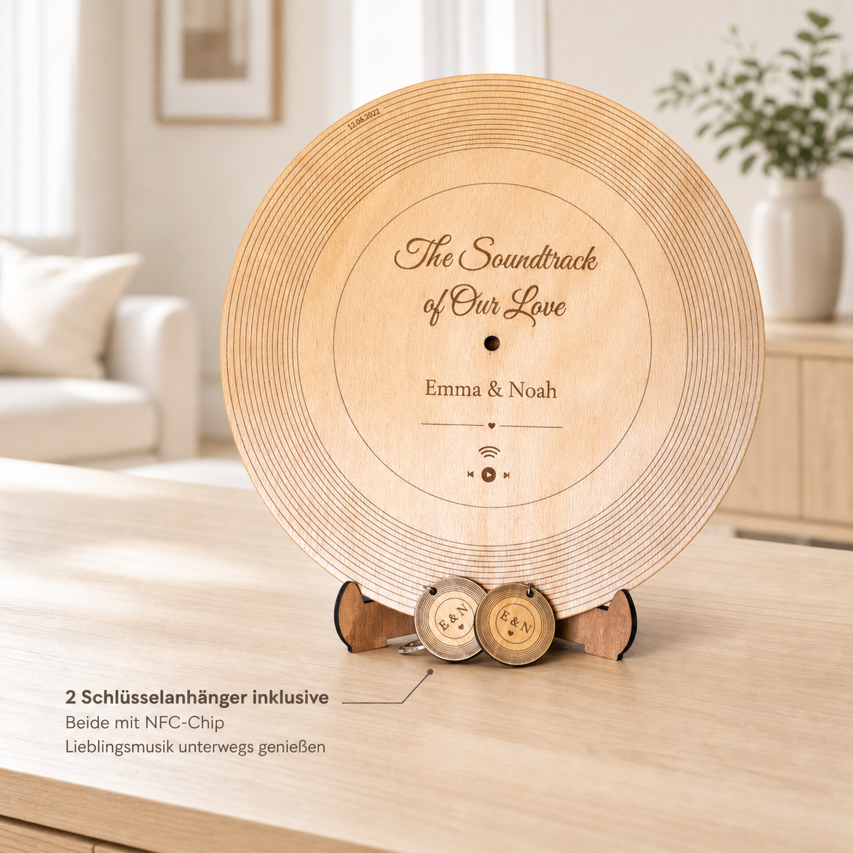 Personalisierte Holz-Schallplatte mit passenden Mini-Vinyl Schlüsselanhängern